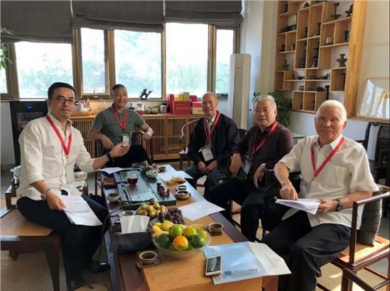 由左向右依次為王春龍先生、常志剛先生、王錦燧先生、徐華先生、任元會先生