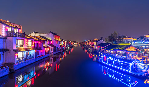 江蘇、無錫靈山夜景燈光秀 夜晚變仙境